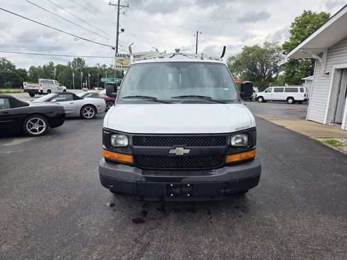 Used 2015 Chevrolet Express 2500 RWD image 2
