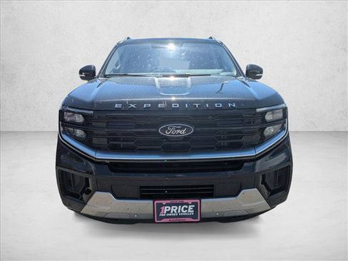 Used 2025 Ford Expedition Platinum AWD/4WD image 2