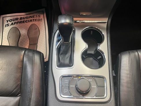 Used 2022 Jeep Grand Cherokee Limited image 20