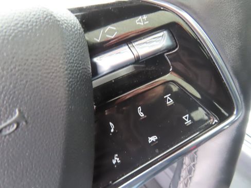 Used 2024 Cadillac Lyriq Luxury RWD image 20