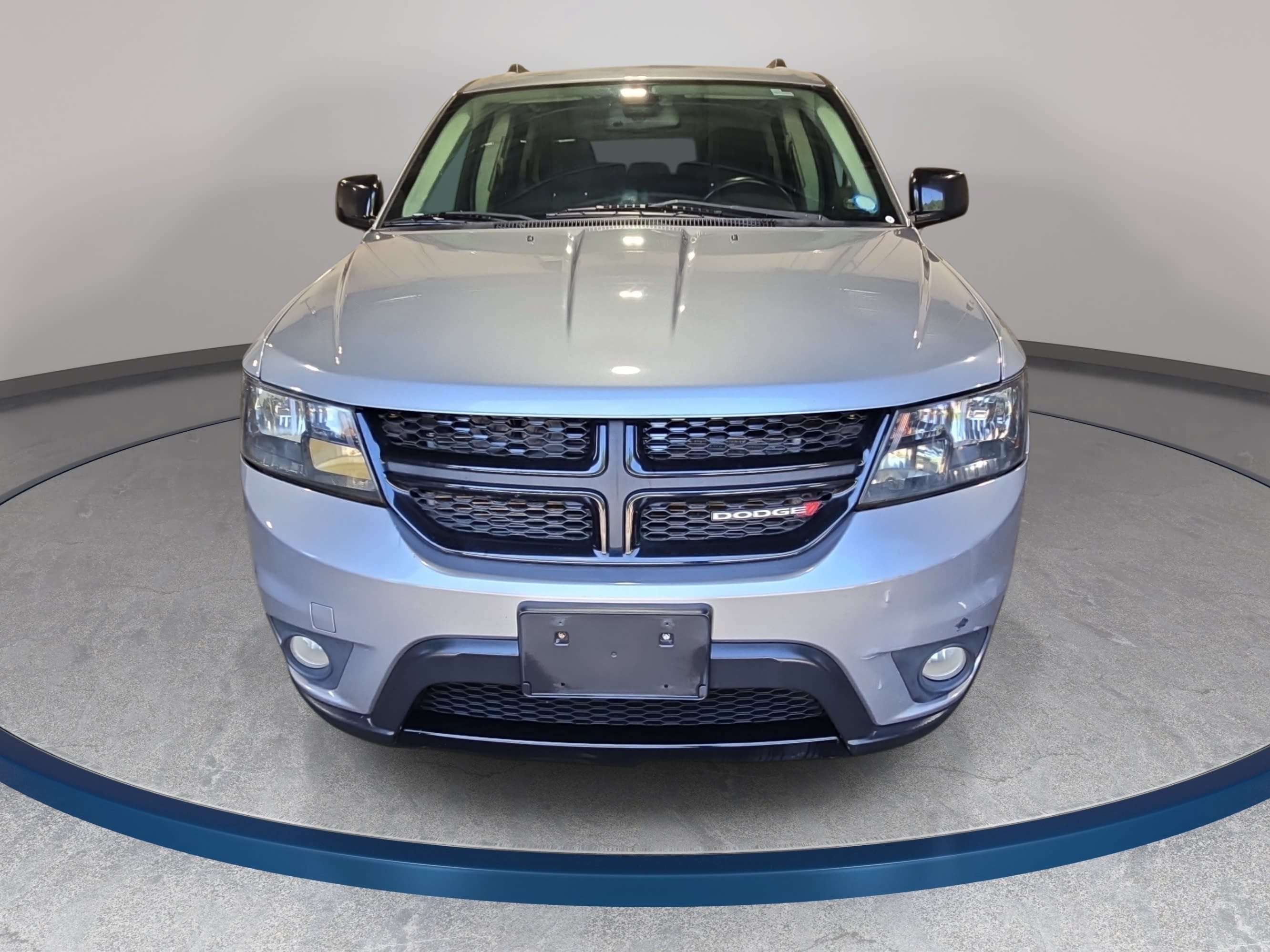 Used 2018 Dodge Journey SXT w/ Connectivity Group FWD image 2