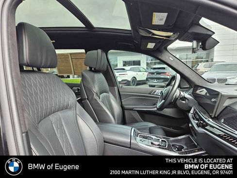 Used 2023 BMW X7 M60i w/ Climate Comfort Package AWD/4WD image 22