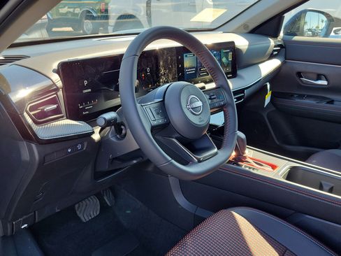 New 2026 Nissan Kicks SR image 9