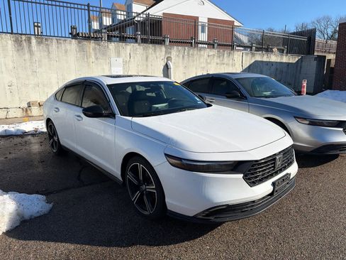 Used 2024 Honda Accord Sport image 3