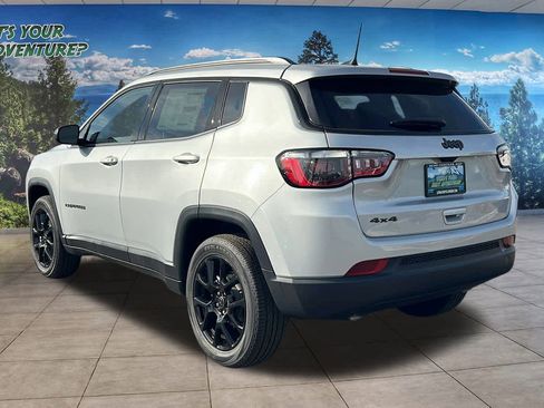 New 2026 Jeep Compass Latitude image 7