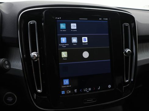 New 2025 Volvo XC40 B5 Ultra w/ Protection Package Premier image 9