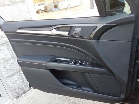 Used 2017 Ford Fusion Titanium image 26