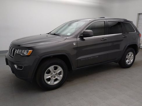 Used 2017 Jeep Grand Cherokee Laredo w/ Quick Order Package 23E AWD/4WD image 2