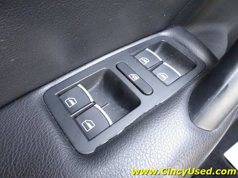 Used 2013 Volkswagen Passat 3.6 SEL Premium FWD image 23