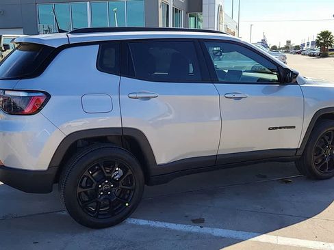 New 2026 Jeep Compass Latitude AWD/4WD image 8