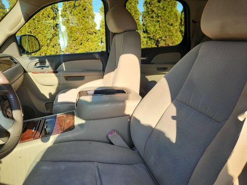 Used 2011 Chevrolet Tahoe LS image 28