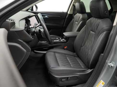 Used 2023 Buick Envision Avenir AWD/4WD image 4