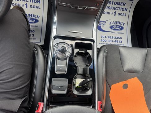 Used 2020 Ford Edge ST w/ Cold Weather Package AWD/4WD image 17