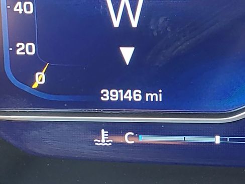 Used 2023 Chevrolet Suburban LT w/ LT Signature Plus Package image 12