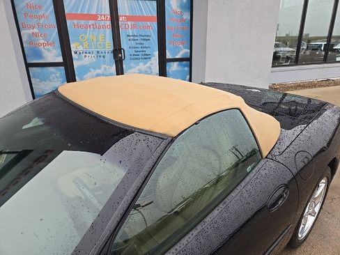 Used 2003 Chevrolet Corvette Convertible w/ Preferred Equipment Group1 image 17