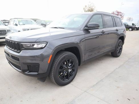 New 2025 Jeep Grand Cherokee L Altitude image 15