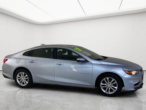 Used 2018 Chevrolet Malibu LT FWD image 38