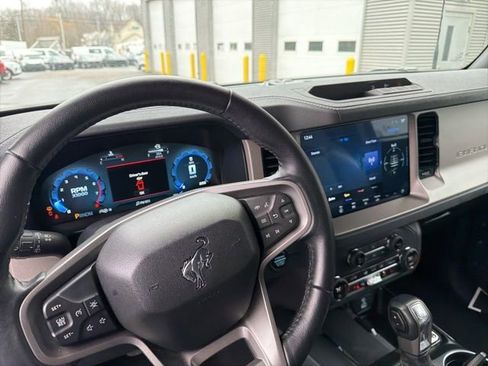 Used 2025 Ford Bronco Outer Banks image 14