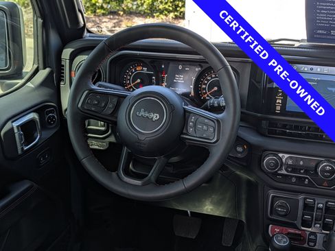 Used 2024 Jeep Wrangler Unlimited Rubicon image 17