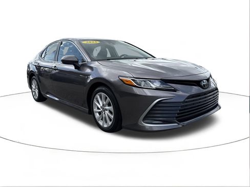Used 2023 Toyota Camry LE FWD image 1