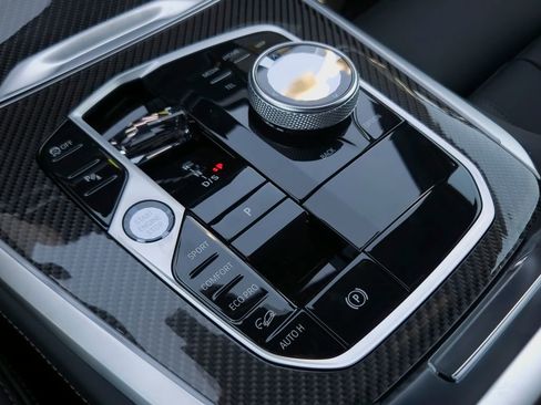 New 2026 BMW X5 M60i image 9