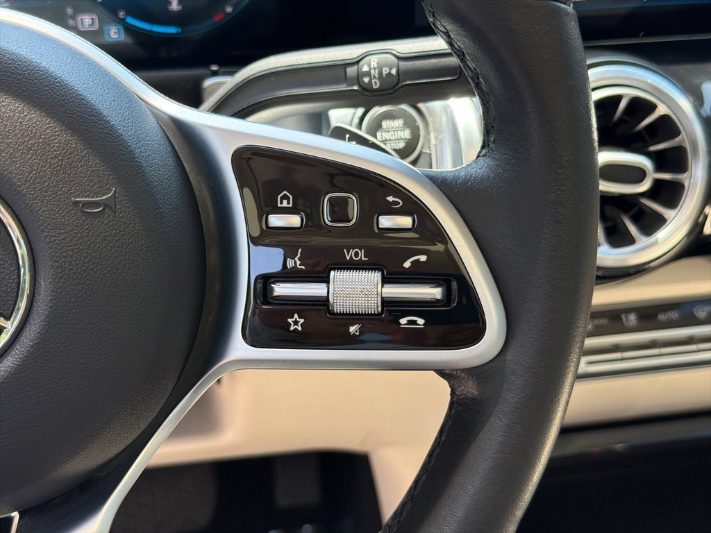Used 2021 Mercedes-Benz GLB 250 w/ Premium Package image 26