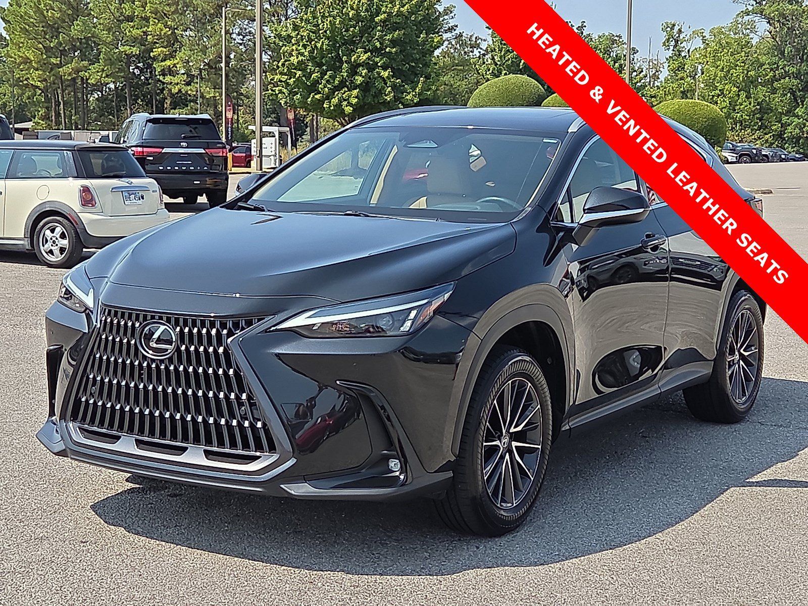 Used 2024 Lexus NX 250 FWD image 2