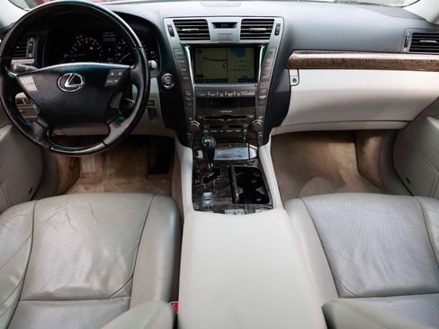 Used 2008 Lexus LS 460 image 2