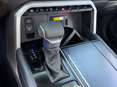 Used 2024 Toyota Tundra Platinum AWD/4WD image 25