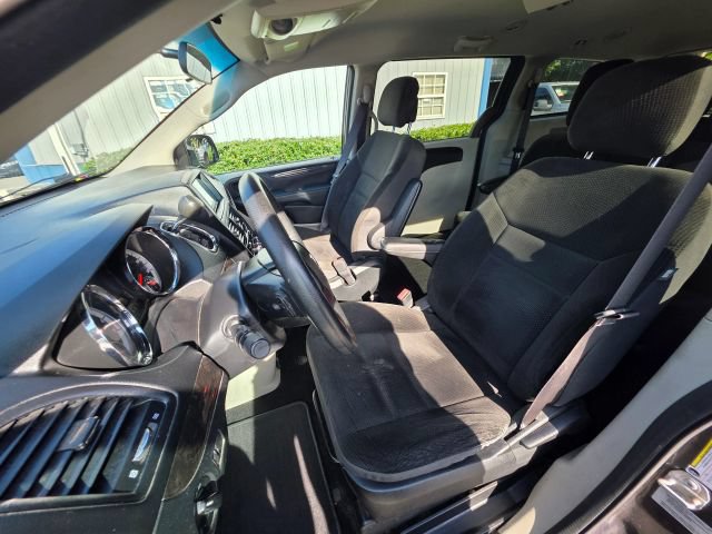 Used 2017 Dodge Grand Caravan SE w/ Power Window Group FWD image 14