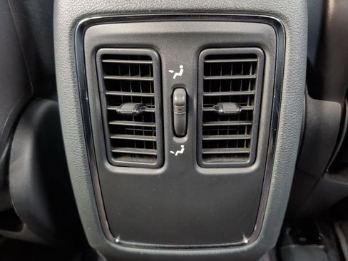 Used 2018 Jeep Grand Cherokee Laredo image 21