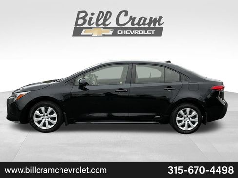 Used 2024 Toyota Corolla LE AWD/4WD image 29