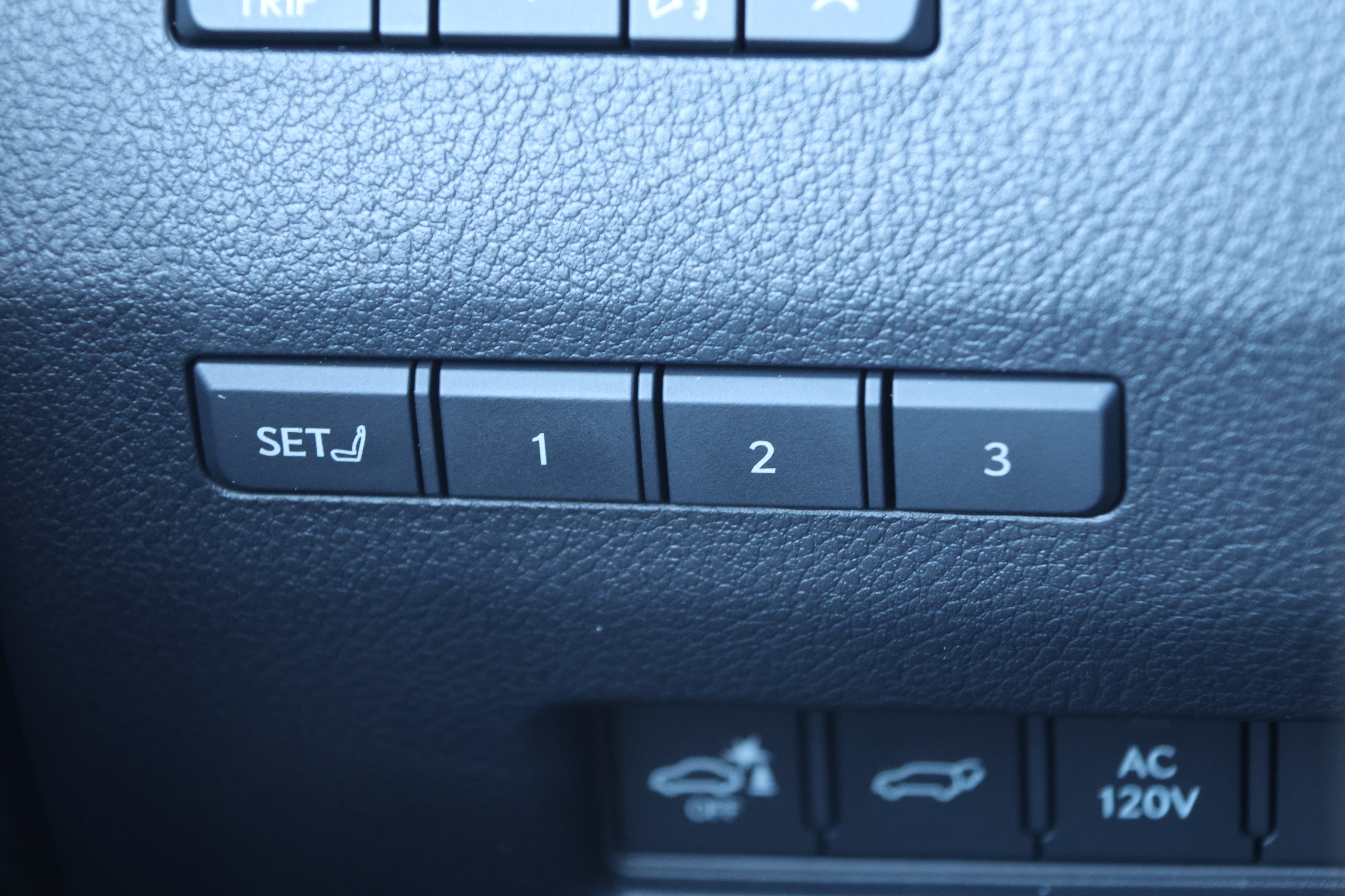 Used 2025 Lexus GX 550 AWD/4WD image 15