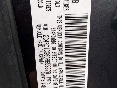 Used 2013 Chrysler Town & Country Touring-L w/ Driver Convenience Group image 18