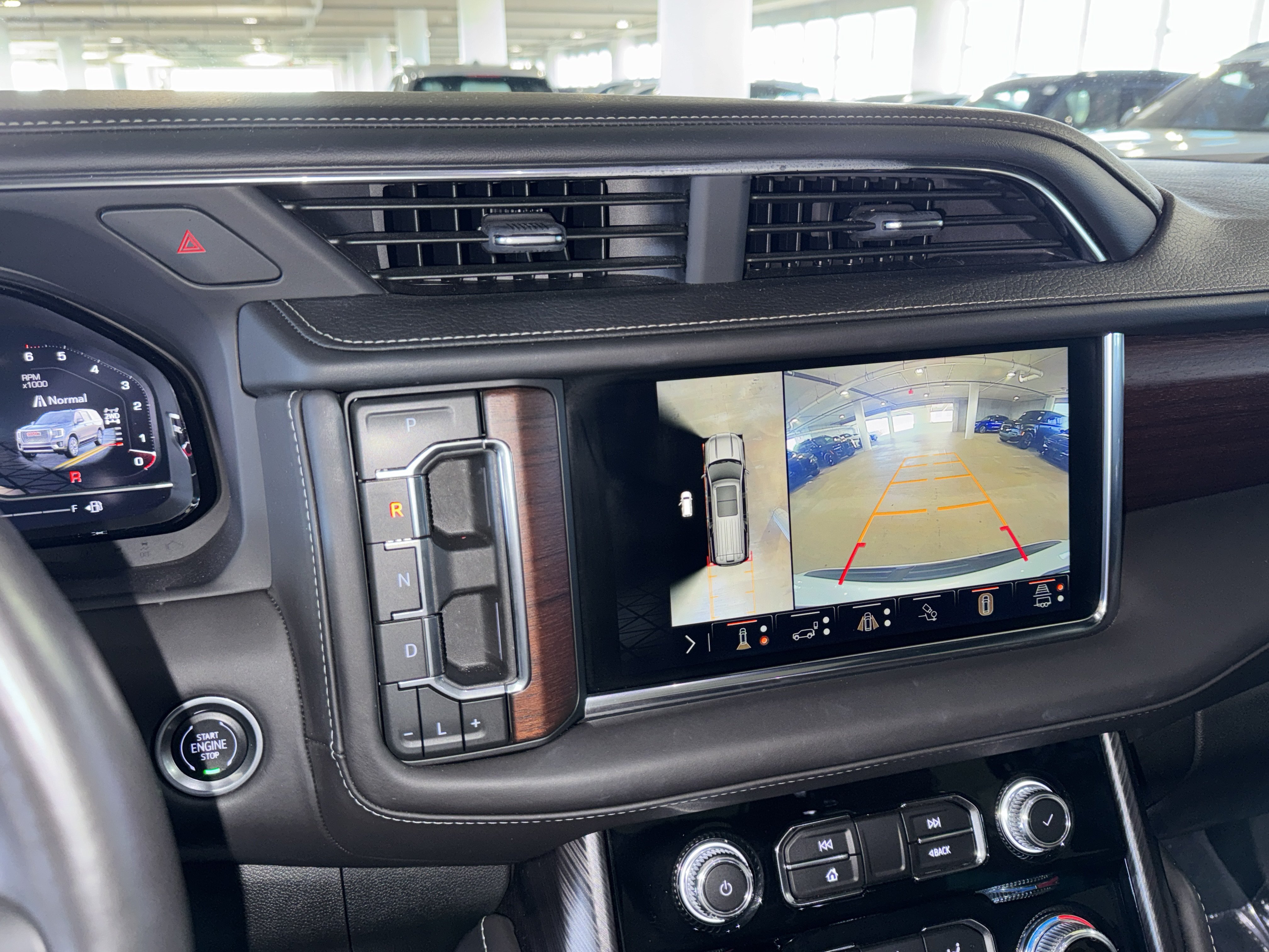 Used 2024 GMC Yukon Denali Ultimate AWD/4WD image 30