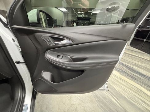 Used 2022 Buick Encore GX Essence w/ Experience Buick Package image 40