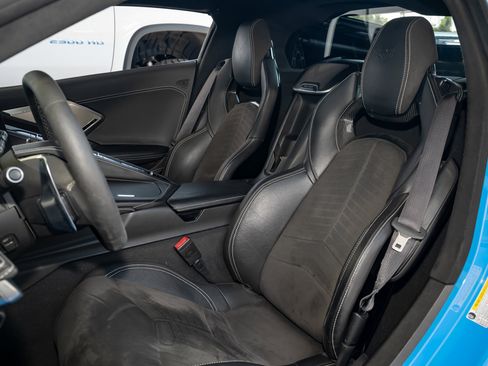 Used 2021 Chevrolet Corvette Stingray Premium Cpe w/ Z51 Performance Package image 24