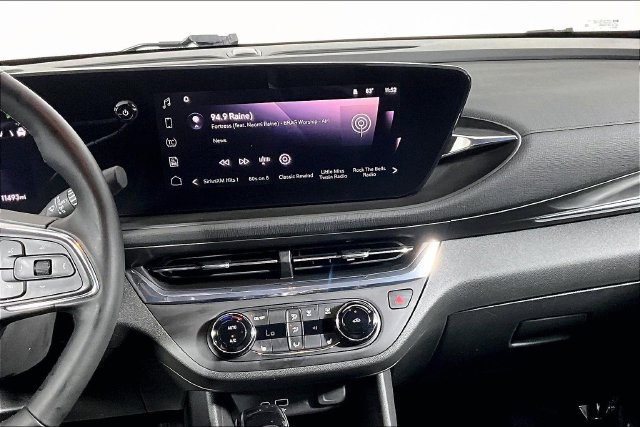 Used 2025 Buick Envista Preferred w/ Convenience I Package FWD image 8