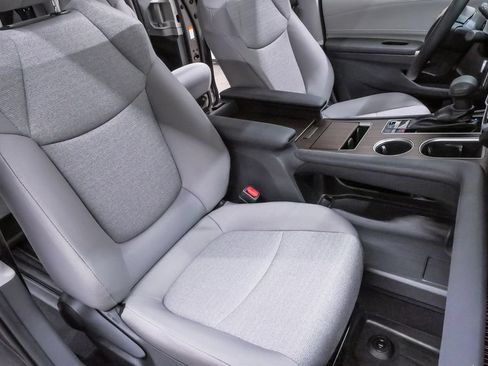 Used 2024 Toyota Sienna LE w/ LE Plus Package FWD image 15