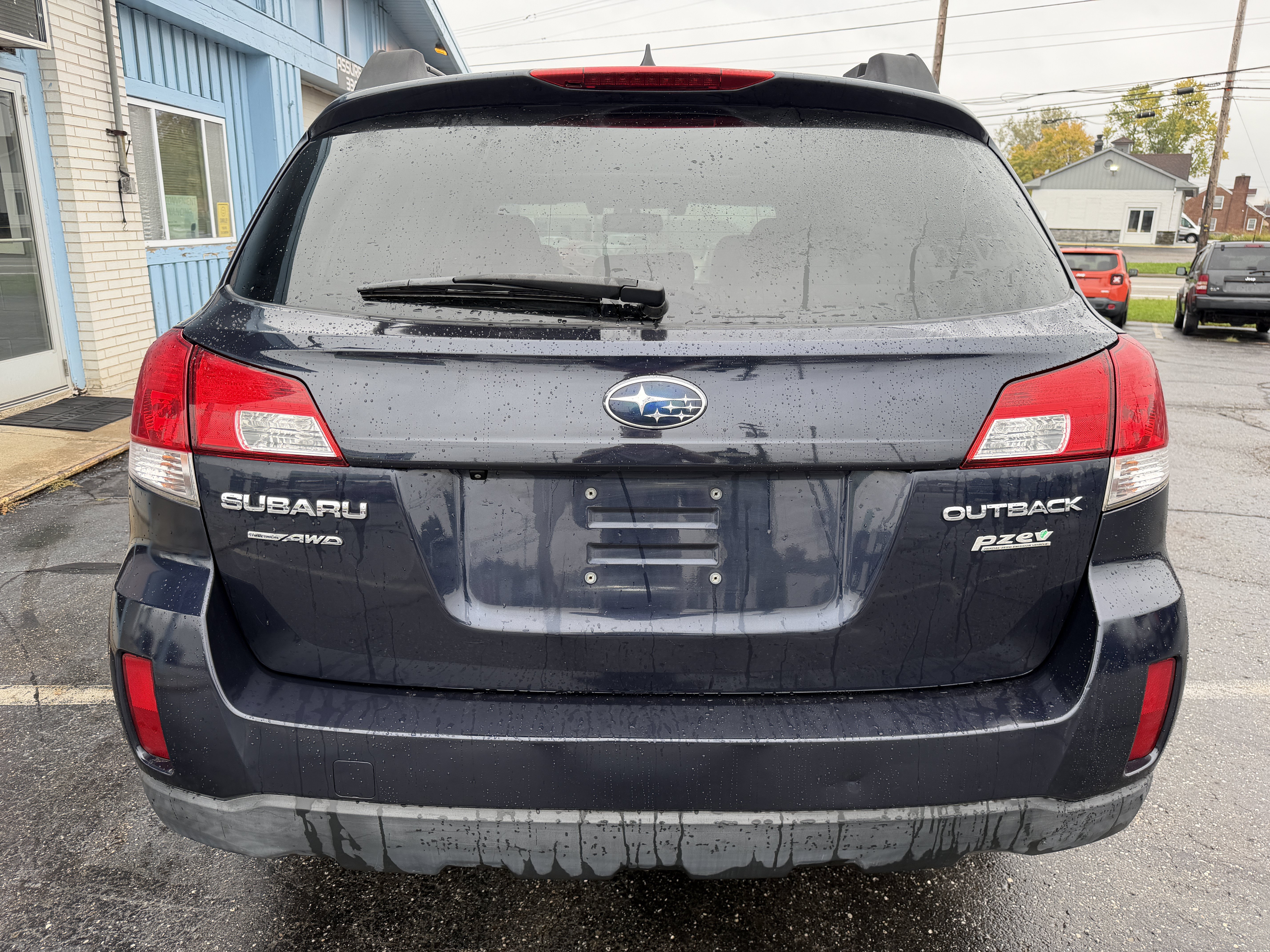 Used 2013 Subaru Outback 2.5i Limited AWD/4WD image 4