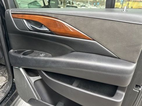 Used 2020 Cadillac Escalade ESV Luxury image 13