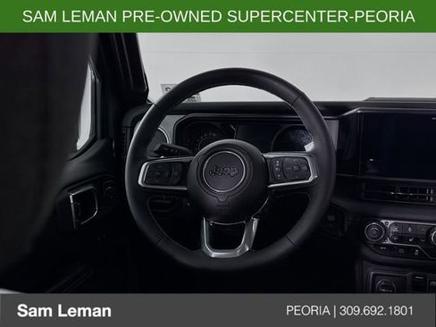 Used 2025 Jeep Wrangler Unlimited Sahara w/ Safety Group image 11