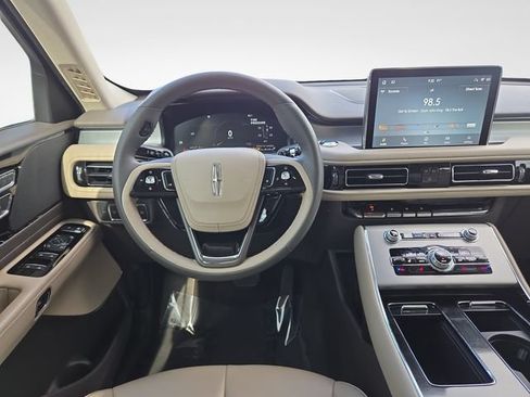 Used 2022 Lincoln Aviator AWD w/ Premium Package image 10