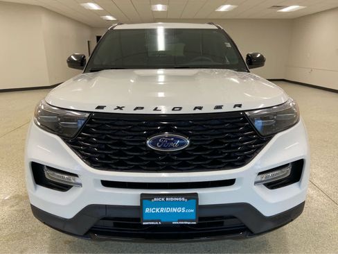 Used 2023 Ford Explorer ST-Line w/ Class IV Trailer Tow Package image 4