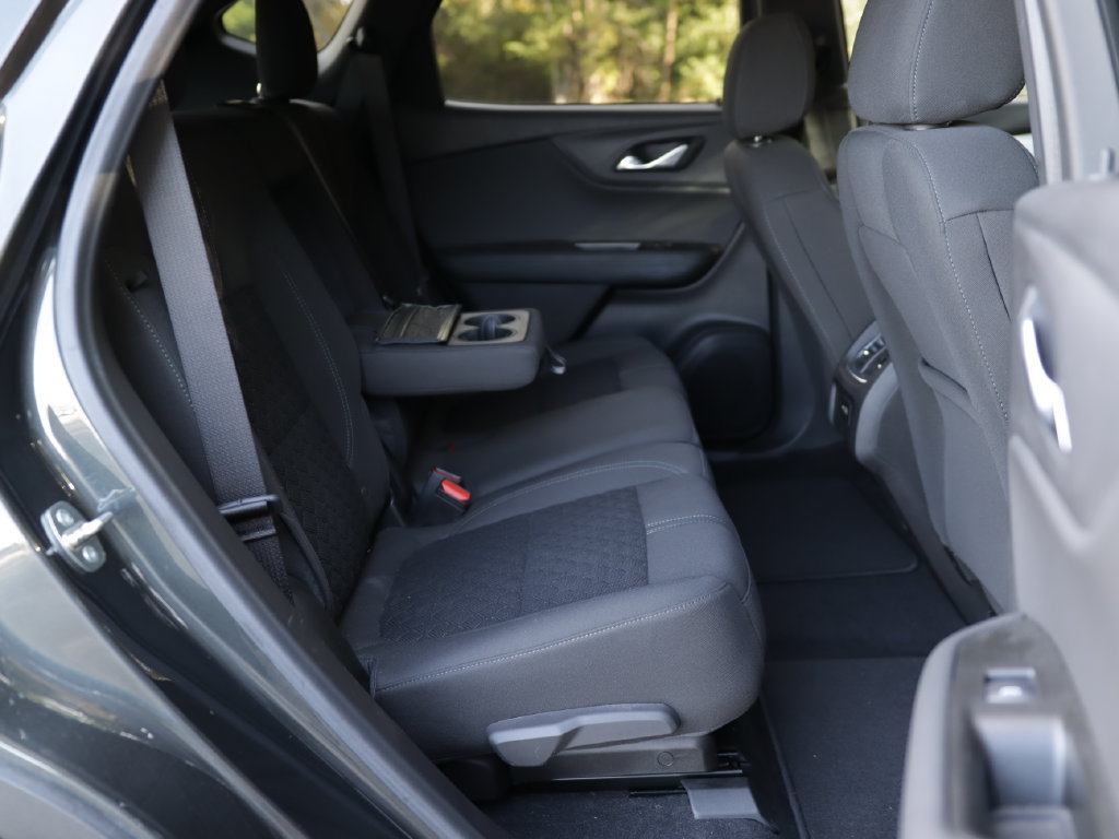 Used 2020 Chevrolet Blazer LT FWD image 28