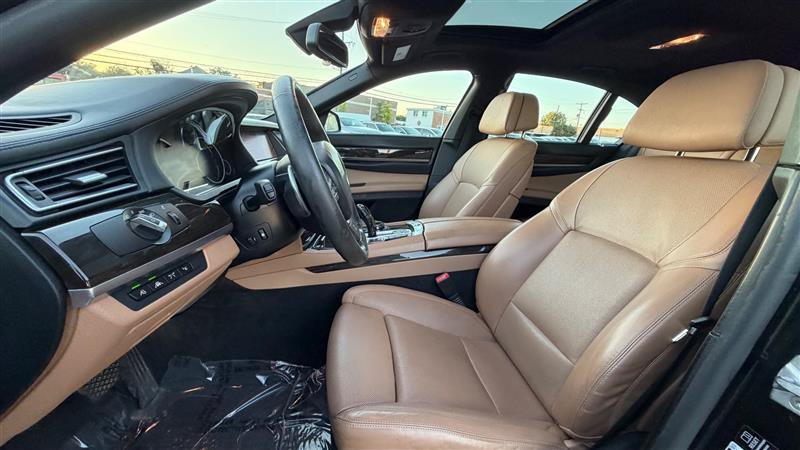 Used 2015 BMW 750i xDrive AWD/4WD image 26