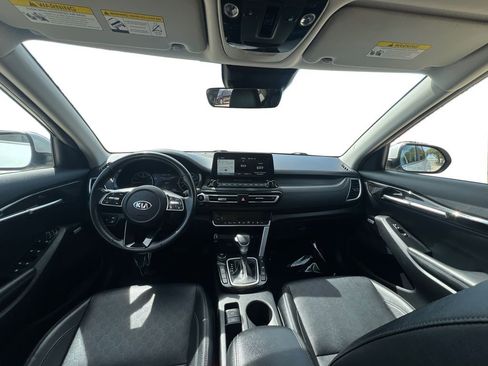 Used 2021 Kia Seltos SX w/ SX Sunroof Package image 23