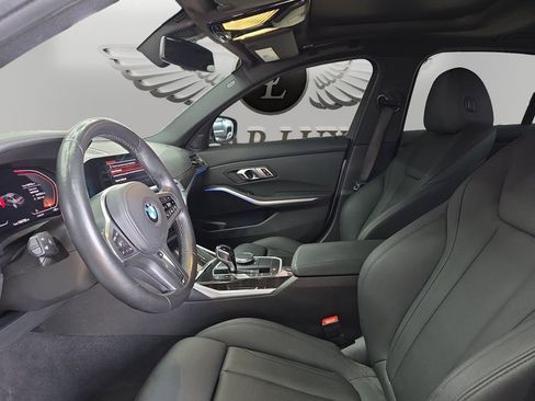 Used 2021 BMW 330i Sedan w/ M Sport Package image 9