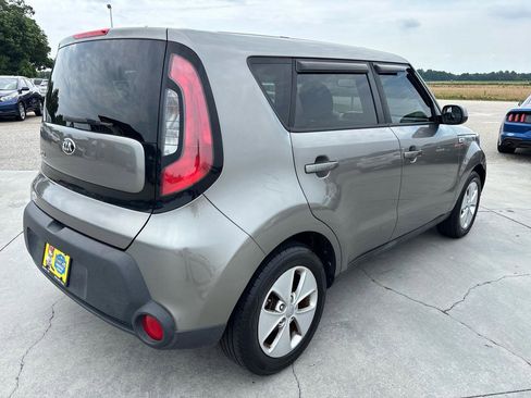 Used 2016 Kia Soul FWD image 4
