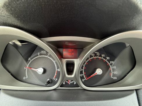 Used 2011 Ford Fiesta SE w/ 201A Rapid Spec Order Code image 16